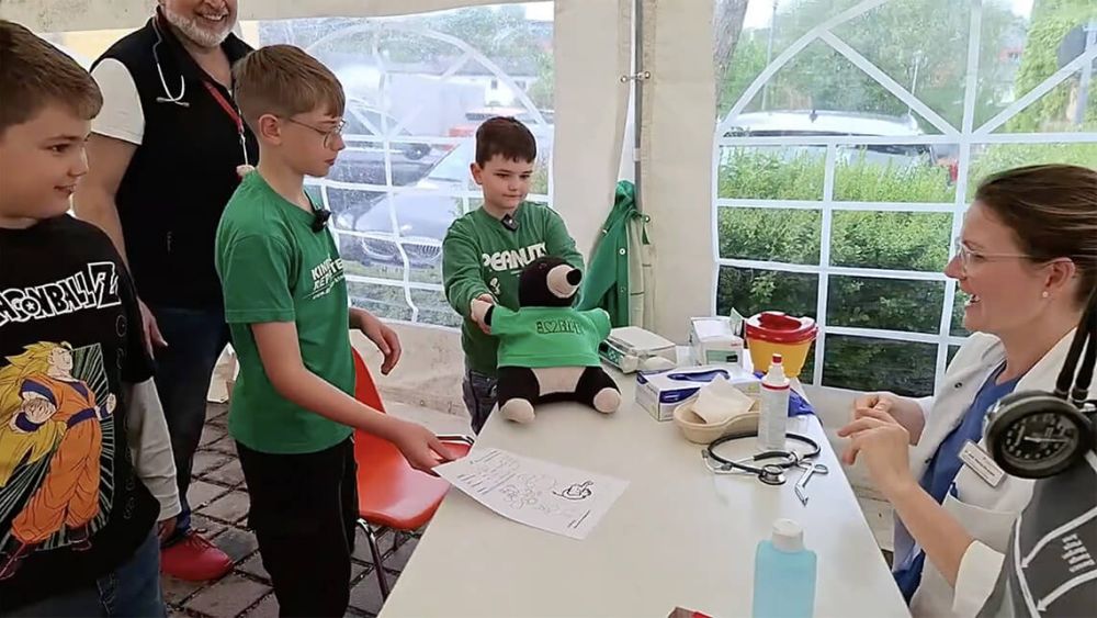 Kinderreporter im Teddybärenkrankenhaus