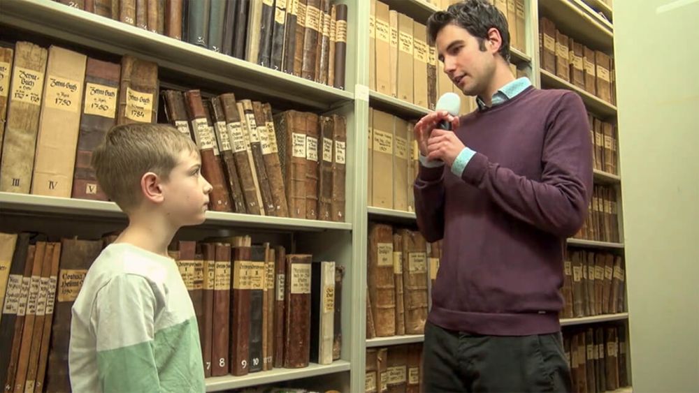 Die Kinderreporter im Stadtarchiv